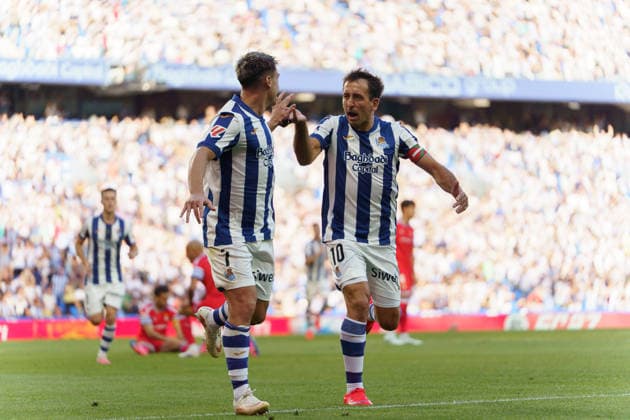 Mikel Oyarzabal of Real Sociedad and Ander Barrenetxea of Real Sociedad celebrating goal seen in action during the La Liga EA Sports football match between Real Sociedad and RCD Espanyol de Barcelona at Estadio Anoeta on August 29, 2026 in San Sebastian, Spain. (Mickael Ducint Ball Raw Images) San Sebastian Estadio Anoeta Spain Copyright: xMickaelxDucintx mickaelducint_RealSociedad_Espanyol361