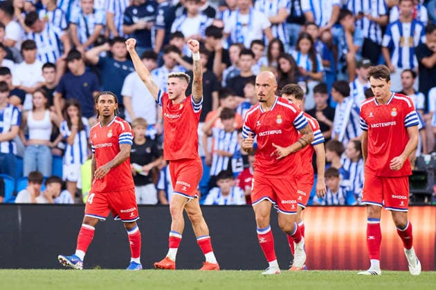 August 29, 2026, San Sebastian, Guipuzcoa, Spain: Roberto Fernandez of RCD Espanyol celebrates after scoring the team s first goal during the LaLiga EA Sports match between Real Sociedad and RCD Espanyol at Anoeta on August 29, 2026, in San Sebastian, Spain. San Sebastian Spain - ZUMAa181 20260829_zaa_a181_117 Copyright: xRicardoxLarreinax