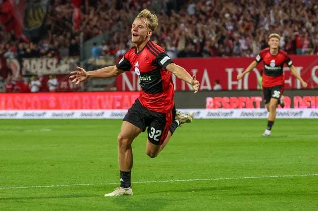 Tim Janisch 32 (1FC Nuernberg) jubelt nach seinem Tor zum 2:0, Freude, Emption, Jubel, 1. FC Nuernberg vs. DSC Arminia Bielefeld, Fussball, Maenner, 2. Bundesliga, Saison 2026 2027, Hinrunde, 3. Spieltag, 29.08.2026 DFB regulations prohibit any use of photographs as image sequences and or quasi-video Nuernberg Bayern Deutschland *** Tim Janisch, 32, of 1. FC Nuremberg celebrates after scoring the goal to make it 2–0; joy, emotion, celebration; 1. FC Nuremberg vs. DSC Arminia Bielefeld; soccer; men; 2. Bundesliga; 2026–2027 season, First Half of the Season, Matchday 3, August 29, 2026. DFB regulations prohibit any use of photographs as image sequences and or quasi-video. Nuremberg, Bavaria, Germany Copyright: xkolbert-press MartinxAgüerax