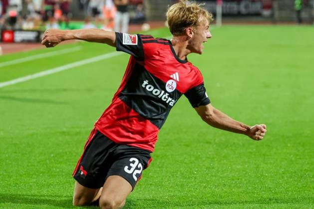 Tim Janisch 32 (1FC Nuernberg) jubelt nach seinem Tor zum 2:0, Freude, Emption, Jubel, 1. FC Nuernberg vs. DSC Arminia Bielefeld, Fussball, Maenner, 2. Bundesliga, Saison 2026 2027, Hinrunde, 3. Spieltag, 29.08.2026 DFB regulations prohibit any use of photographs as image sequences and or quasi-video Nuernberg Bayern Deutschland *** Tim Janisch, 32, of 1. FC Nuremberg celebrates after scoring the goal that made it 2–0—joy, emotion, jubilation—1. FC Nuremberg vs. DSC Arminia Bielefeld, soccer, men’s, 2. Bundesliga, 2026–2027 season, First Half of the Season, Matchday 3, August 29, 2026. DFB regulations prohibit any use of photographs as image sequences and or quasi-video. Nuremberg, Bavaria, Germany Copyright: xkolbert-press MartinxAgüerax