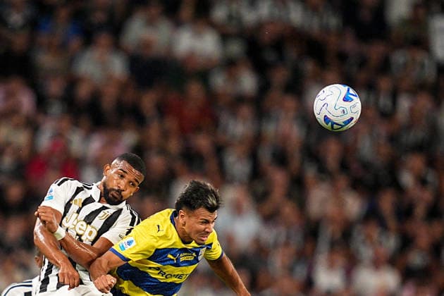 Juventus s Bremer jumps for the ball with Parma™s Christian Ordonez during the Serie A soccer match between Juventus and Parma at the Allianz Stadium in Turin, north west Italy - Saturday, August 29, 2026. - Soccer .  Copyright: xMarcoxAlpozzi LaPressex