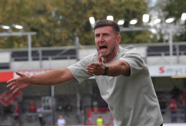 August 29, 2026, GER, Soccer, 3rd Division, 2026–2027 Season, Matchday 3, Sportclub Arena, Verl SC Verl vs. Fortuna Köln 1–2, Orest Shala, SC Verl Coach, Action, Single Frame, Horizontal, Facial Expressions, Gestures, Coach, Trainer
