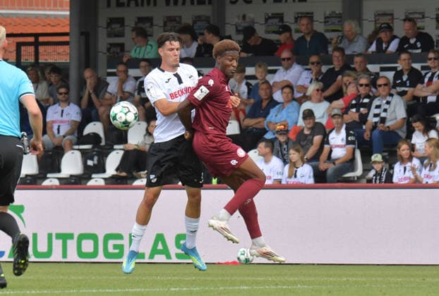 August 29, 2026, GER, Soccer, 3rd Division, 2026–2027 Season, Matchday 3, Sportclub Arena, Verl SC Verl vs. Fortuna Köln 3–2, Felix Vogler (SC Verl, left) vs. Romeo Aigbekaen (Fortuna Köln), action, duel, tackle