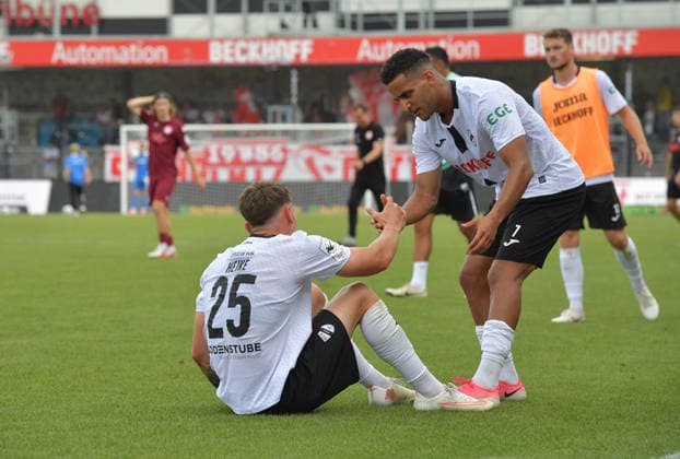 August 29, 2026, GER, Soccer, 3rd Division, 2026–2027 Season, Matchday 3, Sportclub Arena, Verl SC Verl vs. Fortuna Köln 1–2 Tim Heike and Amin Farouk (both SC Verl), from left, action, still image, landscape orientation, facial expressions, gestures, disappointed, disappointment