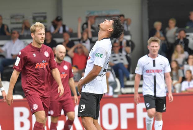 August 29, 2026, GER, Soccer, 3rd Division, 2026–2027 Season, Matchday 3, Sportclub Arena, Verl SC Verl vs. Fortuna Köln 1–2 Andre Leipold SC Verl, Action, Single Frame, Landscape, Facial Expressions, Gestures, Disappointed, Disappointment