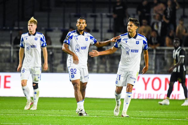 FOOTBALL : AJ Auxerre vs SCO Angers - Ligue 1 - JournÃ e 2 - 29 08 2026 Joie des joueurs de l™AJ Auxerre aprÃ s le but de Remy Labeau Lascary (AJ Auxerre) AuxerreFrance  Copyright: xBaptistexAutissierx