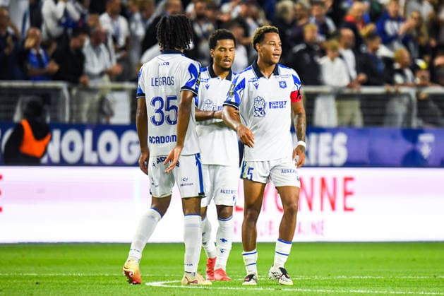 FOOTBALL : AJ Auxerre vs SCO Angers - Ligue 1 - JournÃ e 2 - 29 08 2026 Joie des joueurs de l™AJ Auxerre aprÃ s le but de Remy Labeau Lascary (AJ Auxerre) AuxerreFrance  Copyright: xBaptistexAutissierx