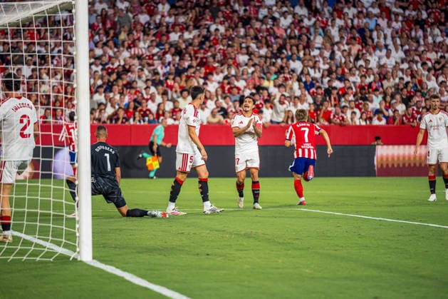 ESP LaLiga EA Sports Sevilla FC vs. Atlético de Madrid: Alex Baena of Atlético de Madrid scores a goal and celebrates during the LaLiga EA Sports match between Sevilla FC and Atlético de Madrid, played at Ramón Sánchez Pizjuán Stadium in Seville on August 29, 2026, in Spain. Spanish Soccer Copyright: xAgenciaxLOFx