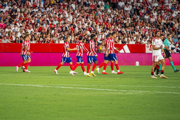 ESP LaLiga EA Sports Sevilla FC vs. Atlético de Madrid: Alex Baena of Atlético de Madrid scores a goal and celebrates during the LaLiga EA Sports match between Sevilla FC and Atlético de Madrid, played at the Ramón Sánchez Pizjuán Stadium in Seville on August 29, 2026, in Spain. Spanish Soccer Copyright: xAgenciaxLOFx