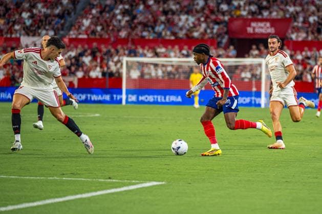 ESP LaLiga EA Sports Sevilla FC vs. Atlético de Madrid Ademola Lookman of Atlético de Madrid during the LaLiga EA Sports match between Sevilla FC and Atlético de Madrid, played at Ramón Sánchez Pizjuán Stadium in Seville on August 29, 2026, in Spain. Spanish Soccer Copyright: xAgenciaxLOFx
