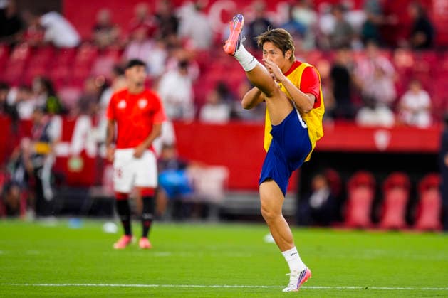 August 29, 2026, Sevilla, Sevilla, Spain: Kang-in Lee of Atletico de Madrid warms up during the Spanish league, LaLiga EA Sports, football match played between Sevilla FC and Atletico de Madrid at Ramon Sanchez-Pizjuan stadium on August 29, 2026, in Sevilla, Spain. Sevilla Spain - ZUMAa181 20260829_zaa_a181_144 Copyright: xJoaquinxCorcherox