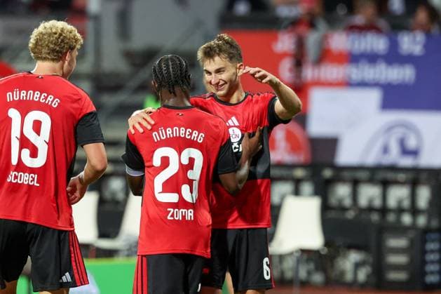 Adam Markhiyev 6 (1FC Nuernberg) jubelt mit Mohamed Ali Zoma 23 (1FC Nuernberg) ueber seinen zweiten Treffer an diesem Abend zum 4:0, Freude, Emotion, 1. FC Nuernberg vs. DSC Arminia Bielefeld, Fussball, Maenner, 2. Bundesliga, Saison 2026 2027, Hinrunde, 3. Spieltag, 29.08.2026 DFB regulations prohibit any use of photographs as image sequences and or quasi-video Nuernberg Bayern Deutschland *** Adam Markhiyev 6, 1. FC Nuremberg, celebrates with Mohamed Ali Zoma 23, 1. FC Nuremberg, after scoring his second goal of the night to make it 4–0—joy, emotion, 1 FC Nuremberg vs. DSC Arminia Bielefeld, soccer, men’s, 2. Bundesliga, 2026–2027 season, First Half of the Season, Matchday 3, August 29, 2026. DFB regulations prohibit any use of photographs as image sequences and or quasi-video. Nuremberg, Bavaria, Germany Copyright: xkolbert-press MartinxAgüerax