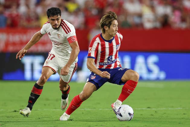ESP: Sevilla FC - Atletico de Madrid. La Liga EA Sports. Matchday 3 Lee Kang-In of Atletico de Madrid and Gabriel Suazo of Sevilla FC during the La Liga EA Sports match between Sevilla FC and Atletico de Madrid played at Ramon Sanchez Pizjuan Stadium on August 29, 2026 in Sevilla, Spain. kpng Copyright: xAntonioxPozox xPRESSINPHOTOx AP_2627_SEV_ATM_027