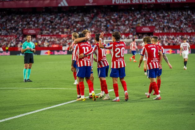 ESP LaLiga EA Sports Sevilla FC vs. Atlético de Madrid Ademola Lookman of Atlético de Madrid scores a goal and celebrates during the LaLiga EA Sports match between Sevilla FC and Atlético de Madrid, played at Ramón Sánchez Pizjuán Stadium in Seville on August 29, 2026, in Spain. Spain Soccer Copyright: xAgenciaxLOFx