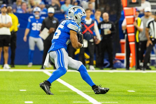 Aug 29, 2026; Indianapolis, Indiana, USA; Detroit Lions running back Jacob Saylors (25) runs with the ball during NFL, American Football Herren, USA preseason game action against the Indianapolis Colts at Lucas Oil Stadium. Mandatory Credit: -Cal Media Indianapolis USA - ZUMAc04_ 20260829_zma_c04_019 Copyright: xJohnxMersitsx