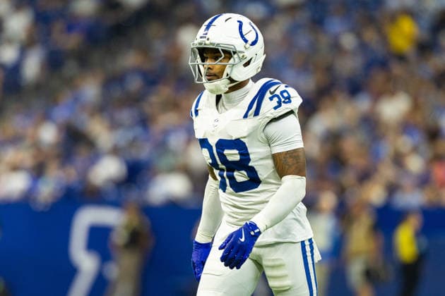 Aug 29, 2026; Indianapolis, Indiana, USA; Indianapolis Colts safety Jonathan Owens (38) looks on during NFL, American Football Herren, USA preseason game action against the Detroit Lions at Lucas Oil Stadium. Mandatory Credit: -Cal Media Indianapolis USA - ZUMAc04_ 20260829_zma_c04_022 Copyright: xJohnxMersitsx