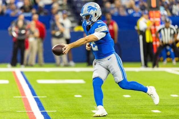 Aug 29, 2026; Indianapolis, Indiana, USA; Detroit Lions defensive back Ennis Rakestraw Jr. (2) pivots with the ball during NFL, American Football Herren, USA preseason game action against the Indianapolis Colts at Lucas Oil Stadium. Mandatory Credit: -Cal Media Indianapolis USA - ZUMAc04_ 20260829_zma_c04_023 Copyright: xJohnxMersitsx