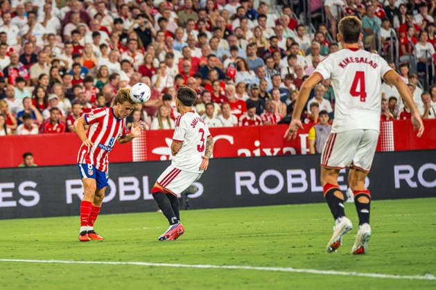 ESP LaLiga EA Sports Sevilla FC vs. Atlético de Madrid Pablo Barrios of Atlético de Madrid in action during the LaLiga EA Sports match between Sevilla FC and Atlético de Madrid, played at the Ramón Sánchez Pizjuán Stadium in Seville on August 29, 2026, in Spain. Spanish Soccer Copyright: xAgenciaxLOFx