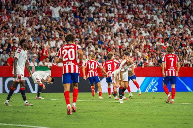 ESP LaLiga EA Sports Sevilla FC vs. Atlético de Madrid: Alex Baena of Atlético de Madrid scores a goal and celebrates during the LaLiga EA Sports match between Sevilla FC and Atlético de Madrid, played at the Ramón Sánchez Pizjuán Stadium in Seville on August 29, 2026, in Spain. Spanish Soccer Copyright: xAgenciaxLOFx