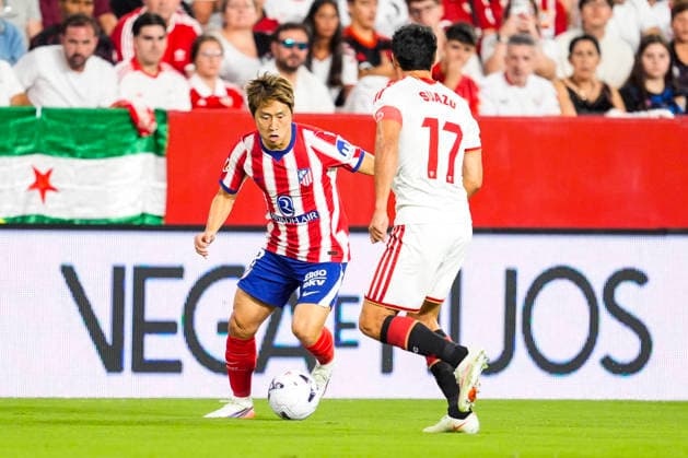August 29, 2026, Sevilla, Sevilla, Spain: Kang-in Lee of Atletico de Madrid in action during the Spanish league, LaLiga EA Sports, football match played between Sevilla FC and Atletico de Madrid at Ramon Sanchez-Pizjuan stadium on August 29, 2026, in Sevilla, Spain. Sevilla Spain - ZUMAa181 20260829_zaa_a181_162 Copyright: xJoaquinxCorcherox