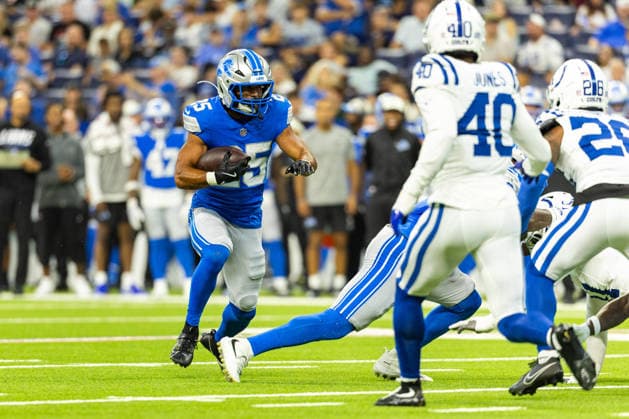 NFL, American Football Herren, USA 2026: Lions Vs Colts AUG 29 Aug 29, 2026; Indianapolis, Indiana, USA; Detroit Lions running back Jacob Saylors (25) runs with the ball during NFL preseason game action against the Indianapolis Colts at Lucas Oil Stadium. Mandatory Credit: John Mersits-Cal Media (Credit Image: Â John Mersits Cal Sport Media) Indianapolis Indiana USA EDITORIAL USE ONLY Copyright: xx ZUMA-20260829_zma_c04_024.jpg JohnxMersitsx csmphotothree515214