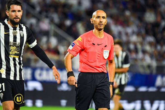 FOOTBALL : AJ Auxerre vs SCO Angers - Ligue 1 - JournÃ e 2 - 29 08 2026 Hakim Ben El Hadj (Arbitre Central) AuxerreFrance  Copyright: xBaptistexAutissierx