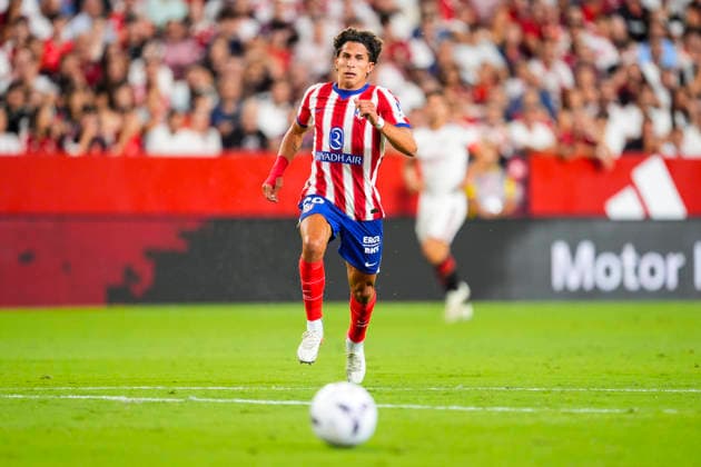 August 29, 2026, Sevilla, Sevilla, Spain: Giuliano Simeone of Atletico de Madrid in action during the Spanish league, LaLiga EA Sports, football match played between Sevilla FC and Atletico de Madrid at Ramon Sanchez-Pizjuan stadium on August 29, 2026, in Sevilla, Spain. Sevilla Spain - ZUMAa181 20260829_zaa_a181_171 Copyright: xJoaquinxCorcherox
