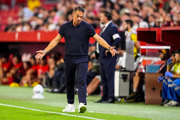 August 29, 2026, Sevilla, Sevilla, Spain: Luis Garcia Plaza, head coach of Sevilla FC, gestures during the Spanish league, LaLiga EA Sports, football match played between Sevilla FC and Atletico de Madrid at Ramon Sanchez-Pizjuan stadium on August 29, 2026, in Sevilla, Spain. Sevilla Spain - ZUMAa181 20260829_zaa_a181_185 Copyright: xJoaquinxCorcherox