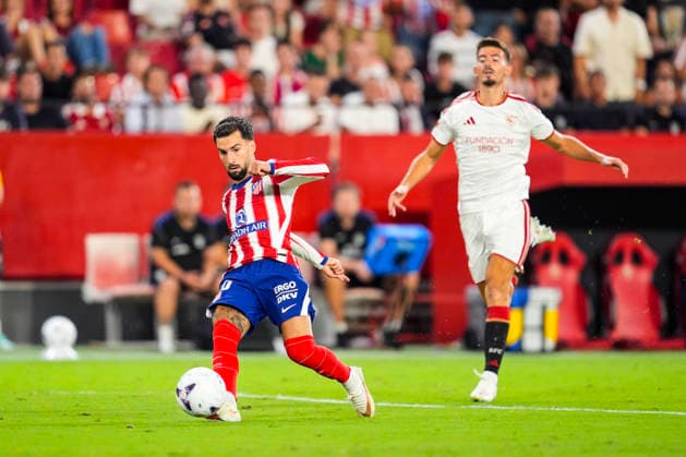 August 29, 2026, Sevilla, Sevilla, Spain: Alex Baena of Atletico de Madrid in action during the Spanish league, LaLiga EA Sports, football match played between Sevilla FC and Atletico de Madrid at Ramon Sanchez-Pizjuan stadium on August 29, 2026, in Sevilla, Spain. Sevilla FC V Atletico De Madrid - LaLiga EA Sports  - ZUMAa181 20260829_zaa_a181_193 Copyright: xJoaquinxCorcherox