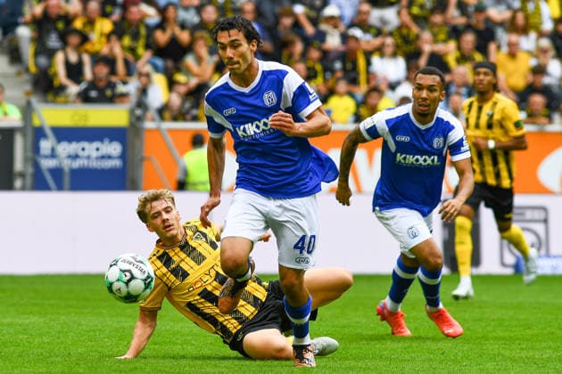 From left: Meiko Wäschenbach (Alemannia Aachen), 11; Niclas Nadj (SV Meppen), 40; one-on-one, duel, tackle, tackling, dynamism, action, 08 29 2026, Aachen, Germany, soccer, 3rd Division, TSV Alemannia Aachen vs. SV Meppen, soccer, 3rd Division, TSV Alemannia Aachen vs. SV Meppen, DFB and DFL regulations prohibit any use of photographs as image sequences and or quasi-video xmhx