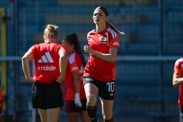 29. August 2026, Fussball, Google Pixel Frauen-Bundesliga, SC Freiburg - 1. FC Union Berlin Eileen Campbell (10, 1. FC Union Berlin) beim Aufwärmen Photo: Urs Ottiger *** August 29, 2026, Soccer, Google Pixel Women s Bundesliga, SC Freiburg 1, FC Union Berlin, Eileen Campbell 10, FC Union Berlin warming up. Photo by Urs Ottiger