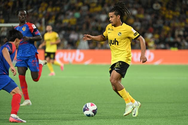 BERN, SWITZERLAND, AUGUST 29: Isaac Schmidt of Young Boys in action during the Swiss Super League match between BSC Young Boys and FC Basel 1893 at Wankdorf Stadium on August 29, 2026, in Bern, Switzerland. Bern, Wankdorf Stadium, Bern, Switzerland Copyright: xJustPictures.ch ManuelxWinterbergerx jp-en-EuSpIm-MWI_2952