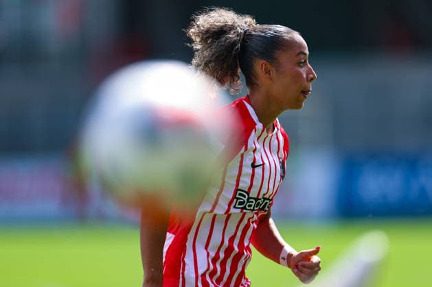 29. August 2026, Fussball, Google Pixel Frauen-Bundesliga, SC Freiburg - 1. FC Union Berlin Nicole Ojukwu (6, SC Freiburg) Photo: Urs Ottiger *** August 29, 2026, Soccer, Google Pixel Women s Bundesliga, SC Freiburg 1 FC Union Berlin, Nicole Ojukwu 6, SC Freiburg, Photo by Urs Ottiger