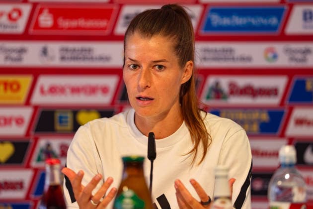 29. August 2026, Fussball, Google Pixel Frauen-Bundesliga, SC Freiburg - 1. FC Union Berlin Marie-Louise Eta (Cheftrainerin, 1. FC Union Berlin) bei der PK Photo: Urs Ottiger *** August 29, 2026, Soccer, Google Pixel Women s Bundesliga, SC Freiburg vs. 1. FC Union Berlin; Marie Louise Eta, Head Coach; 1. FC Union Berlin at the press conference; Photo by Urs Ottiger