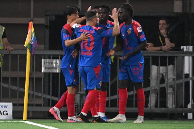BERN, SWITZERLAND, AUGUST 29: Players from FC Basel celebrate Asane Sow’s goal, making the score 2–2, during the Swiss Super League match between BSC Young Boys and FC Basel 1893 at Wankdorf Stadium on August 29, 2026, in Bern, Switzerland. Bern, Wankdorf Stadium, Bern, Switzerland Copyright: xJustPictures.ch ManuelxWinterbergerx jp-en-EuSpIm-MWI_2805