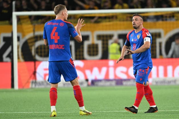 BERN, SWITZERLAND, AUGUST 29: Beck Omeragic of Basel (left) talks with Xherdan Shaqiri of Basel (right) during the Swiss Super League match between BSC Young Boys and FC Basel 1893 at Wankdorf Stadium on August 29, 2026 in Bern, Switzerland Bern Wankdorf Stadium Bern Switzerland Copyright: xJustPictures.ch ManuelxWinterbergerx jp-en-EuSpIm-MWI_2828
