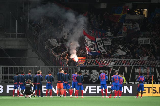 BERN, SWITZERLAND, AUGUST 29 The FC Basel players wave goodbye to the fans during the Swiss Super League match between BSC Young Boys and FC Basel 1893 at Wankdorf Stadium on August 29, 2026, in Bern, Switzerland. Bern, Wankdorf Stadium, Bern, Switzerland Copyright: xJustPictures.ch ManuelxWinterbergerx jp-en-EuSpIm-MWI_2978