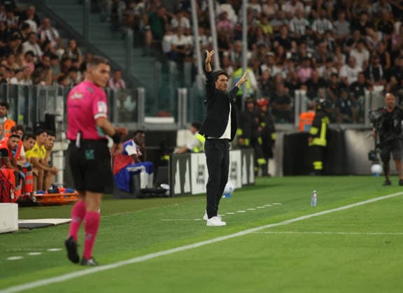 SOCCER - Serie A - Juventus FC vs. Parma Calcio Photo by IPA ABACAPRESS.COM87911567 - Carlos Cuesta, manager of Parma Calcio, during the 2026 27 Italian Serie A soccer match between Juventus FC and Parma Calcio on August 29, 2026, at Allianz Stadium in Turin, Italy. Photo by Nderim KACELI Turin Italy  Copyright: xIPAxSport ABACAx