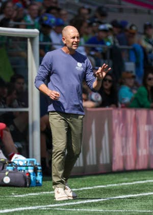 SEATTLE, WA - AUGUST 29: Chicago Fire FC head coach Gregg Berhalter signals to players in the first half during the MLS, Fussball Herren, USA match between Chicago Fire FC and Seattle Sounders FC on August 29, 2026 at Lumen Field in Seattle, Washington. (Photo by Leslie Plaza Johnson Icon Sportswire) SOCCER: AUG 29 MLS Seattle Sounders FC vs Chicago Fire FC EDITORIAL USE ONLY Icon260829008