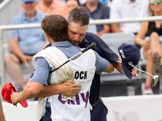 GRAND BLANC, MI - AUGUST 29: Michael Block of United States of America celebrates with his caddie after putting the ball on the 18th green during the second round of the PGA, Golf Herren TOUR Champions The Ally Challenge on August 29, 2026, at Warwick Hills Golf and Country Club in Grand Blanc, Michigan. (Photo by Joseph Weiser Icon Sportswire) GOLF: AUG 29 PGA TOUR Champions The Ally Challenge EDITORIAL USE ONLY Icon260829039