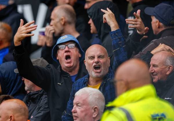 Angry Everton fans making gestures AFC Bournemouth v Everton, Premier League Football, Football, Vitality Stadium, Bournemouth, UK - 29 Aug 2026Bournemouth Vitality Stadium United Kingdom EDITORIAL USE ONLY No use with unauthorised audio, video, data, fixture lists, club league logos or live services. Online in-match use limited to 120 images, no video emulation. No use in betting, games or single club league player publications. Copyright: xMattxImpey Shutterstockx 17119015cv
