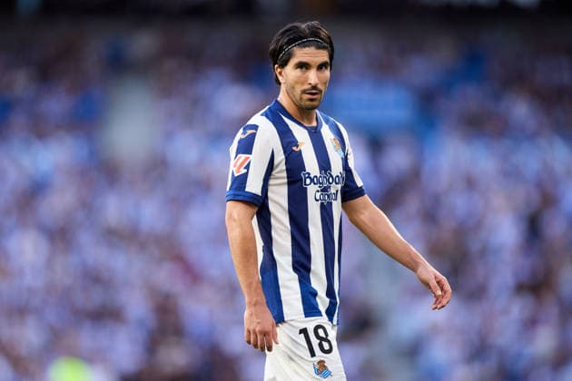 Real Sociedad v RCD Espanyol - LaLiga EA Sports Carlos Soler of Real Sociedad looks on during the LaLiga EA Sports match between Real Sociedad and RCD Espanyol at Anoeta on August 29, 2026, in San Sebastian, Spain. San Sebastian Anoeta Basque Country Spain RL_RSOvRCDE_LALIGA_2K26_000063 Copyright: xRicardoxLarreinax