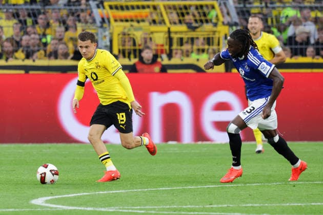 29.08.2026, xgrfx, Fussball 1.Bundesliga, Borussia Dortmund - Hamburger SV v.l. Konstantinos Karetsas (Borussia Dortmund), Jordan Torunarigha (Hamburger SV) (DFL DFB REGULATIONS PROHIBIT ANY USE OF PHOTOGRAPHS as IMAGE SEQUENCES and or QUASI-VIDEO) Dortmund *** August 29, 2026, xgrfx, Soccer, Bundesliga 1, Borussia Dortmund vs. Hamburger SV, Konstantinos Karetsas (Borussia Dortmund), Jordan Torunarigha (Hamburger SV). DFL and DFB regulations prohibit any use of photographs as image sequences and or quasi-video. Dortmund