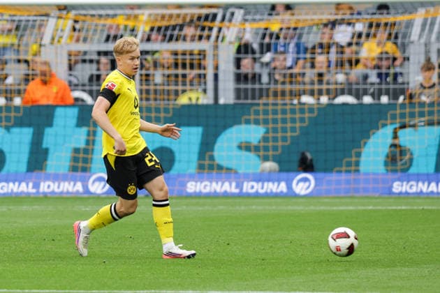 29.08.2026, xgrfx, Fussball 1.Bundesliga, Borussia Dortmund - Hamburger SV v.l. Daniel Svensson (Borussia Dortmund) (DFL DFB REGULATIONS PROHIBIT ANY USE OF PHOTOGRAPHS as IMAGE SEQUENCES and or QUASI-VIDEO) Dortmund *** August 29, 2026, xgrfx, Soccer, Bundesliga 1, Borussia Dortmund vs. Hamburger SV, Daniel Svensson, Borussia Dortmund, DFL, DFB. REGULATIONS PROHIBIT ANY USE OF PHOTOGRAPHS AS IMAGE SEQUENCES AND OR QUASI-VIDEO, Dortmund