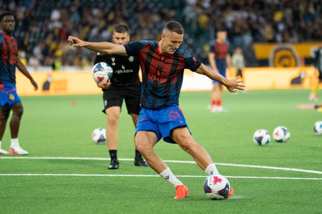 BERN, BERN - AUGUST 29: Zan Celar of FC Basel 1893 warms up before the Brack Super League match between BSC Young Boys and FC Basel 1893 at Stadion Wankdorf on August 29, 2026 in Bern, Bern, Switzerland. Copyright: xLivioxBaeriswylx xSPPx Sportspressphoto_SPR219247