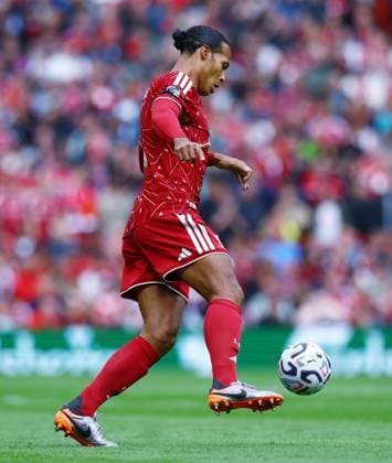 Virgil van Dijk of Liverpool Liverpool v Nottingham Forest, Premier League Football, Football, Anfield, Liverpool, UK - 29 Aug 2026Liverpool Anfield United Kingdom EDITORIAL USE ONLY No use with unauthorised audio, video, data, fixture lists, club league logos or live services. Online in-match use limited to 120 images, no video emulation. No use in betting, games or single club league player publications.  Copyright: xMattxWest Shutterstockx 17118964bu