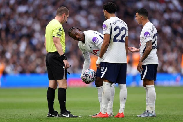 London, England, 29th August 2026. Mathys Tel of Tottenham Hotspur argues over the free kick with Omar Marmoush of Tottenham Hotspur during the Tottenham Hotspur vs Newcastle United Premier League match at the Tottenham Hotspur Stadium, London. Picture credit should read: David Klein Sportimage EDITORIAL USE ONLY. No use with unauthorised audio, video, data, fixture lists, club league logos or live services. Online in-match use limited to 120 images, no video emulation. No use in betting, games or single club league player publications. SPI_170_DK_Spurs_Newcastle SPI-4941-0168