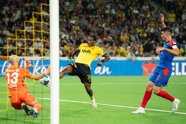 BERN, BERN - AUGUST 29: Samuel Essende of BSC Young Boys in front of goal during the Brack Super League match between BSC Young Boys and FC Basel 1893 at Stadion Wankdorf on August 29, 2026 in Bern, Bern, Switzerland. Copyright: xLivioxBaeriswylx xSPPx Sportspressphoto_SPR219267