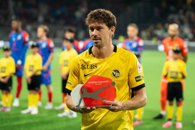 BERN, BERN - AUGUST 29: Christian Fassnacht of BSC Young Boys is honoured for finishing as the top scorer of the 2025 26 Brack Super League season before the Brack Super League match between BSC Young Boys and FC Basel 1893 at Stadion Wankdorf on August 29, 2026 in Bern, Bern, Switzerland. Copyright: xLivioxBaeriswylx xSPPx Sportspressphoto_SPR219278