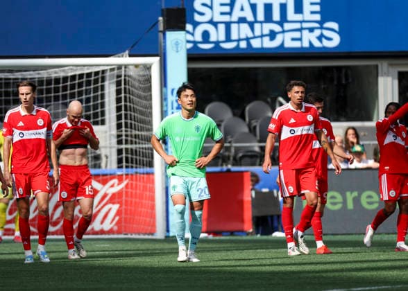 SEATTLE, WA - AUGUST 29: Seattle Sounders FC defender Kee-Hee Kim (20) reacts after Chicago Fire FC forward Maren Haile-Selassie (7) (not pictured) scores a goal in the second half during the MLS, Fussball Herren, USA match between Chicago Fire FC and Seattle Sounders FC on August 29, 2026 at Lumen Field in Seattle, Washington. (Photo by Leslie Plaza Johnson Icon Sportswire) SOCCER: AUG 29 MLS Seattle Sounders FC vs Chicago Fire FC EDITORIAL USE ONLY Icon260829025